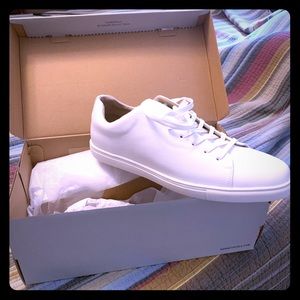 Men’s Kenneth Cole stand style tennis shoes